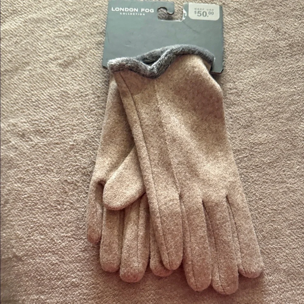 London Fog Tan Gloves with Gray Edge